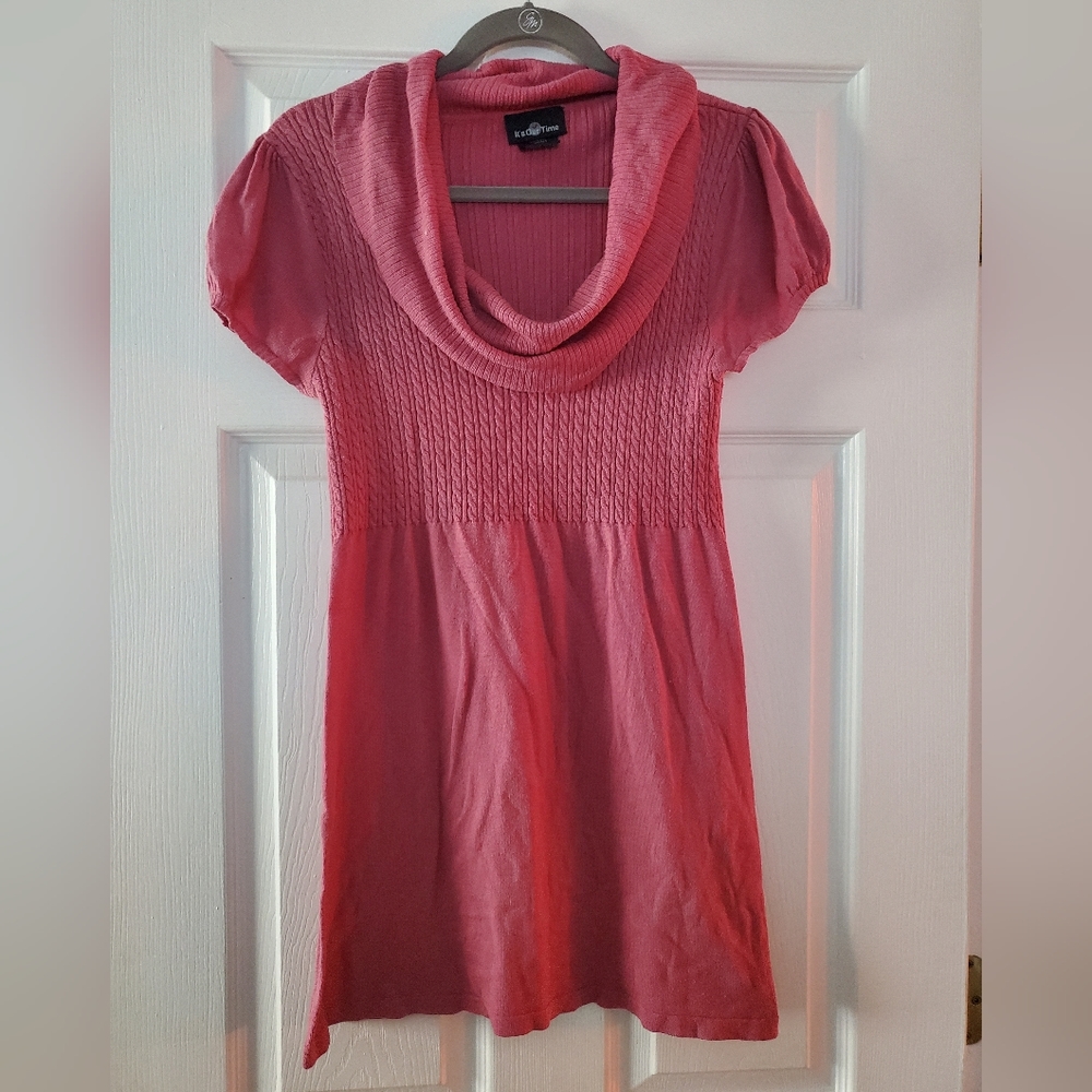 Juniors Cowl neck short sleeve tunic size medium